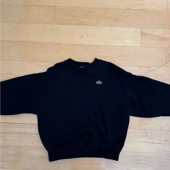 ALO Yoga Accolade Crew Neck Sweatshirt - Picture 2 of 3